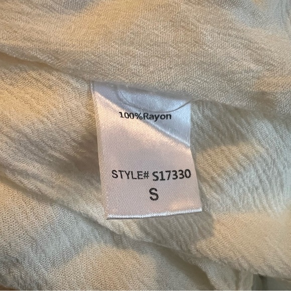 Mustard Seed Surplice Lace Trim Tank Top Size Small From Buckle - Picture 5 of 5